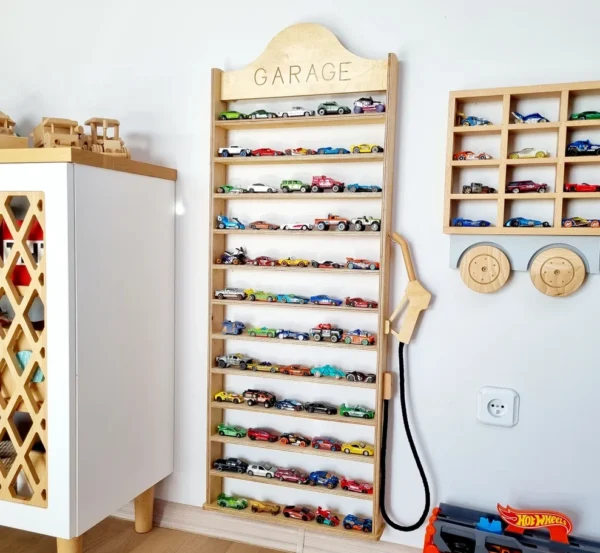 A shelf for springs - a perfect solution for a boy's room