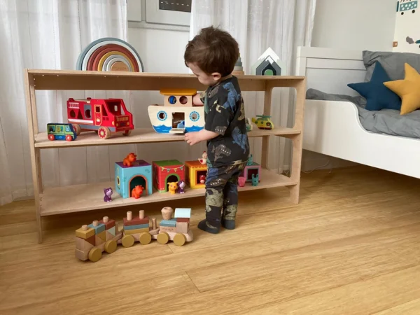Regał montessori