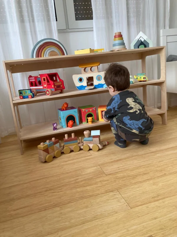 Regał montessori – funkcjonalny mebel dla dziecka w stylu Montessori - obrazek 6